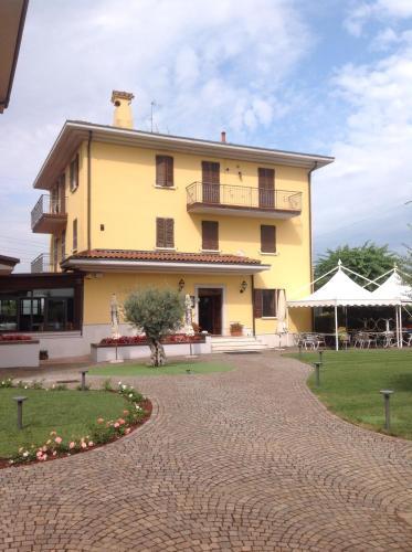 Hotel Panineria Colombera Rossa بريشا المظهر الخارجي الصورة