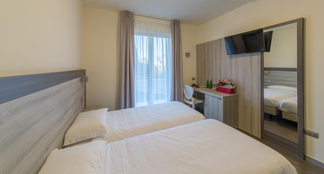 Hotel Panineria Colombera Rossa بريشا المظهر الخارجي الصورة