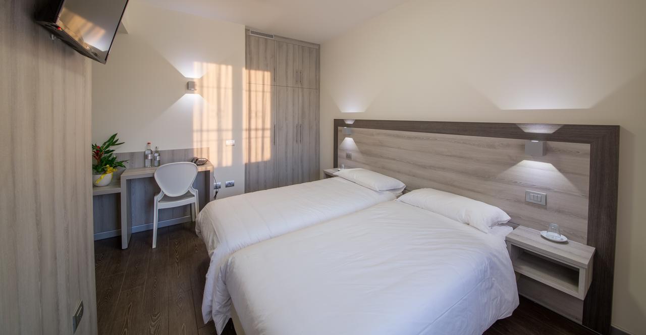 Hotel Panineria Colombera Rossa بريشا المظهر الخارجي الصورة